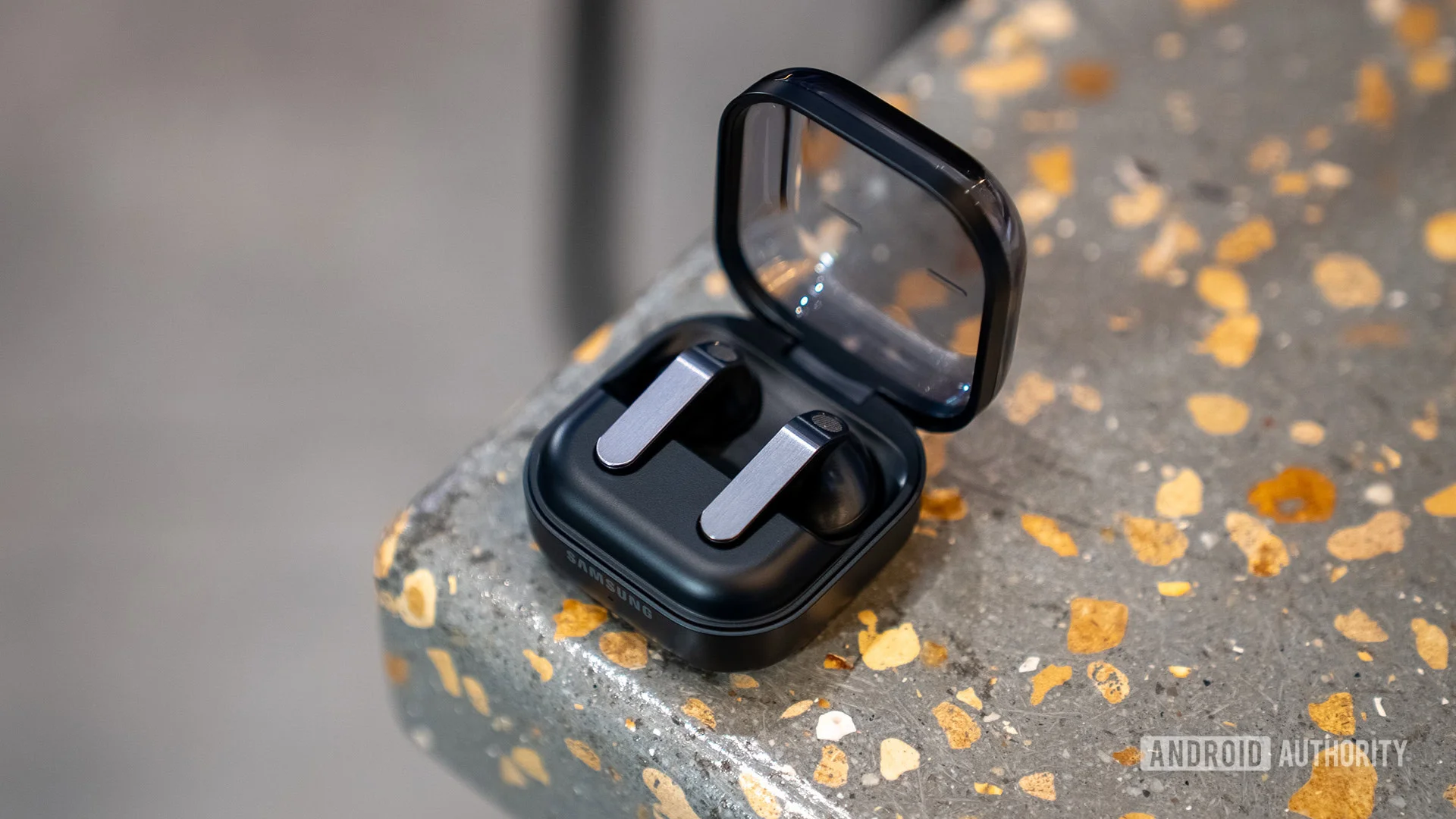 Samsung's Next Galaxy Buds Could Feature An Ear-Hook Design for Active Users